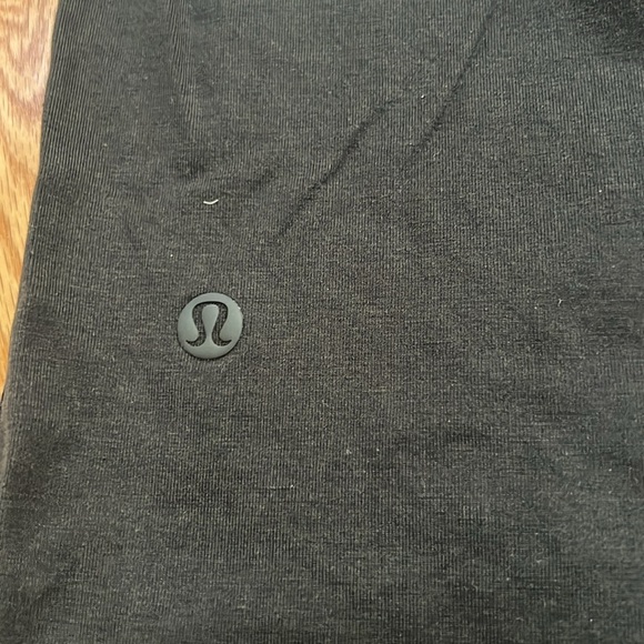 Lululemon men’s small black fundamental long sleeve tee. - Picture 6 of 11